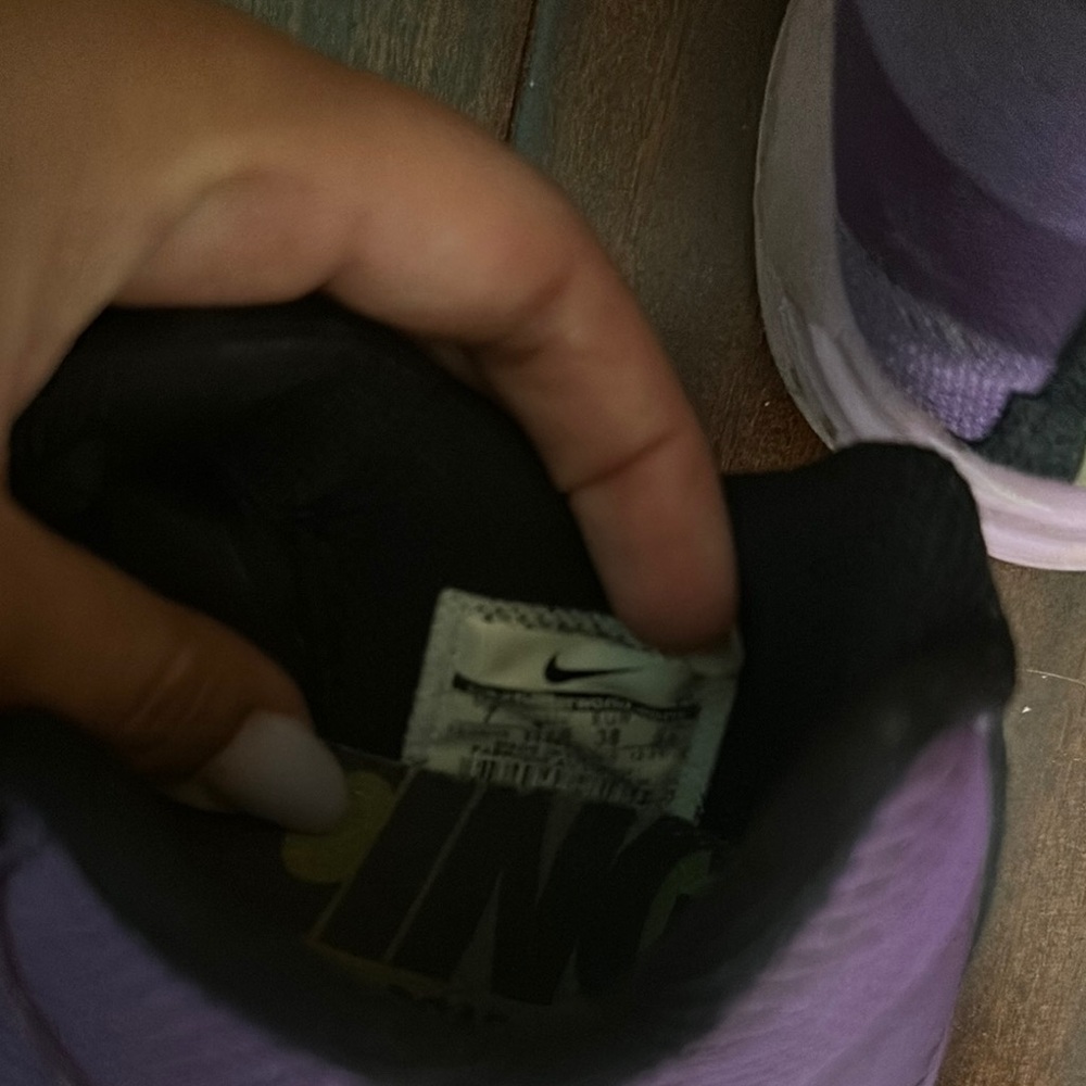 Nike Purple Athletic Shoes for Performance. - Picture 7 of 8